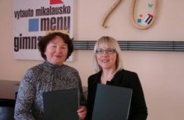 Pasirašyta bendradarbiavimo sutartis su Panevėžio V. Mikalausko menų gimnazija