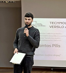 Studentų mokslinė konferencija 2024. Plenarinis posėdis. Pranešėjas teatro aktorius Irmantas Pilis