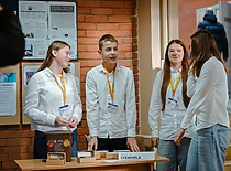 Studentų mokslinė konferencija 2024. Mokomųjų mokinių bendrovių mugė. Nuotr. aut. Živilė Večiorkutė (jp.lt)