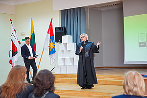 Fakulteto dekanė prof. Daiva Žostautienė